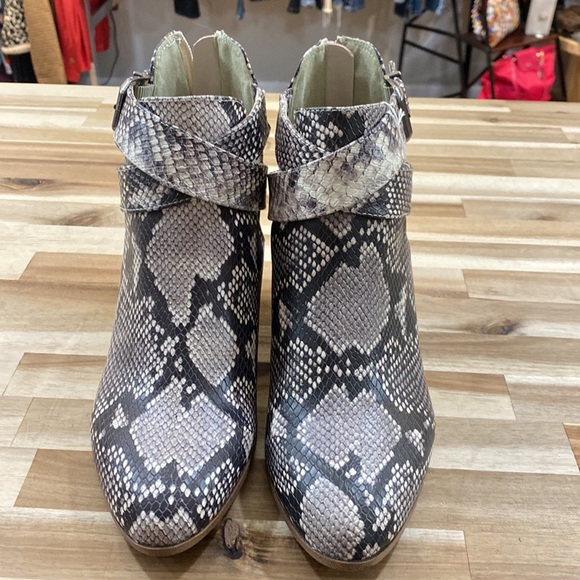 faux snakeskin women’s booties - Picture 2 of 6